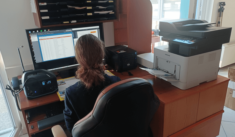 PC Arbeitsplatz an Powerstation